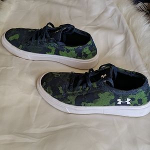Under Armor tennis shoes